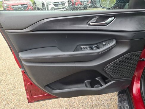 Certified 2024 Jeep Grand Cherokee Laredo X w/ Luxury Tech Group I image 17