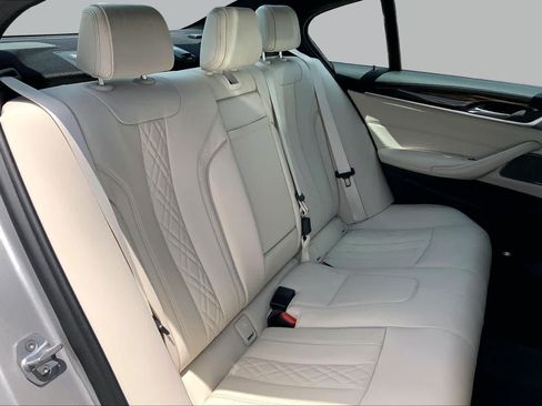 Used 2019 BMW 540i w/ M Sport Package RWD image 19