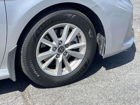 Used 2025 Toyota Camry LE w/ Convenience Package image 30