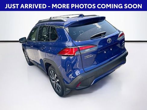 Used 2024 Toyota Corolla Cross XLE w/ Convenience Package AWD/4WD image 6