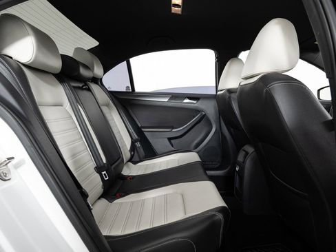 Used 2016 Volkswagen Jetta Sport image 21