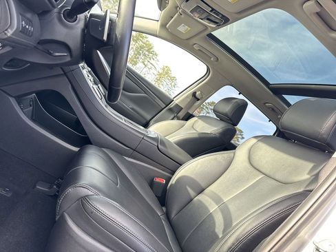 Used 2023 Hyundai Santa Fe SEL w/ Premium Package image 33