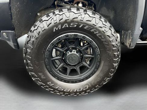 Used 2020 Chevrolet Silverado 2500 High Country w/ Z71 Off-Road Package AWD/4WD image 24