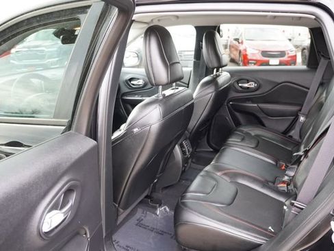 Certified 2022 Jeep Cherokee Trailhawk image 16