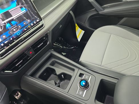 New 2026 Volkswagen Tiguan SE R-Line FWD image 24
