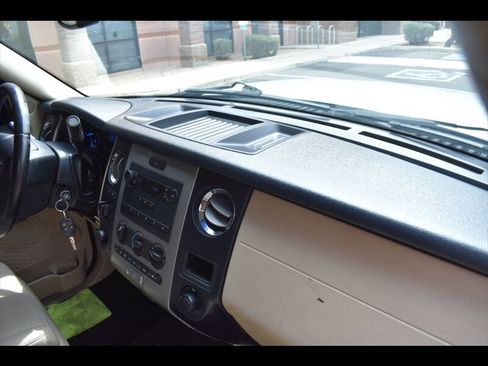 Used 2015 Ford Expedition XL image 34