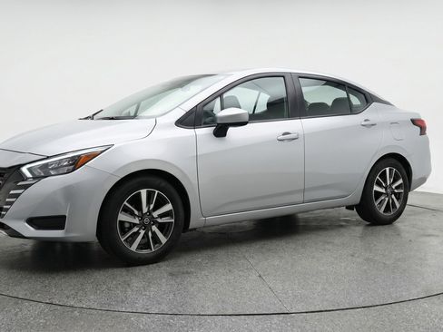 Used 2025 Nissan Versa SV FWD image 3