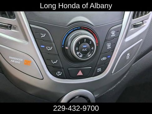 Used 2016 Hyundai Veloster FWD image 23