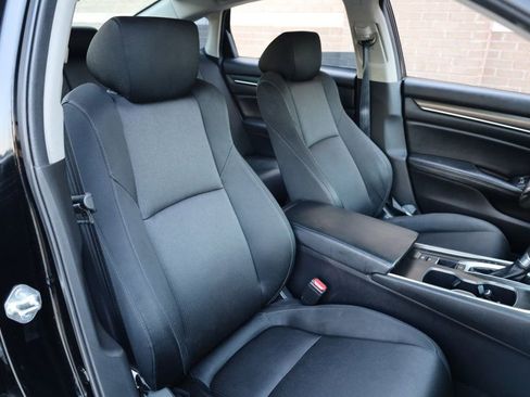 Used 2018 Honda Accord LX image 27