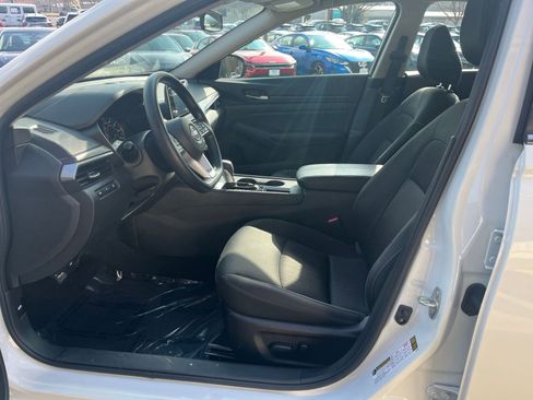 Used 2025 Nissan Altima 2.5 SV image 21