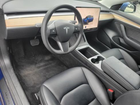 Used 2023 Tesla Model 3 Standard Range image 17