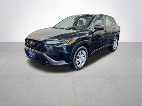 Used 2024 Toyota Corolla Cross L FWD image 2