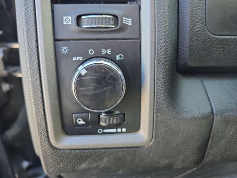 Used 2021 RAM 1500 Tradesman w/ Chrome Appearance Group image 9