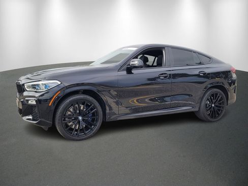 Used 2021 BMW X6 M50i w/ Executive Package image 3