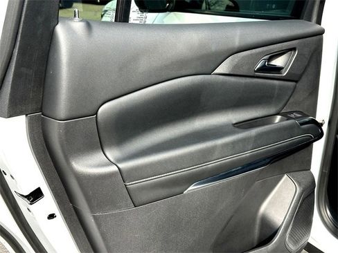 Used 2024 Chevrolet Traverse LT image 30