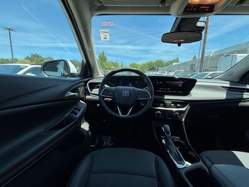Used 2025 Buick Encore GX Preferred FWD image 33
