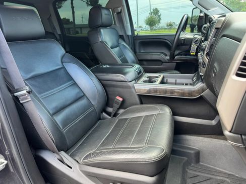 Used 2015 GMC Sierra 2500 Denali w/ Duramax Plus Package AWD/4WD image 29