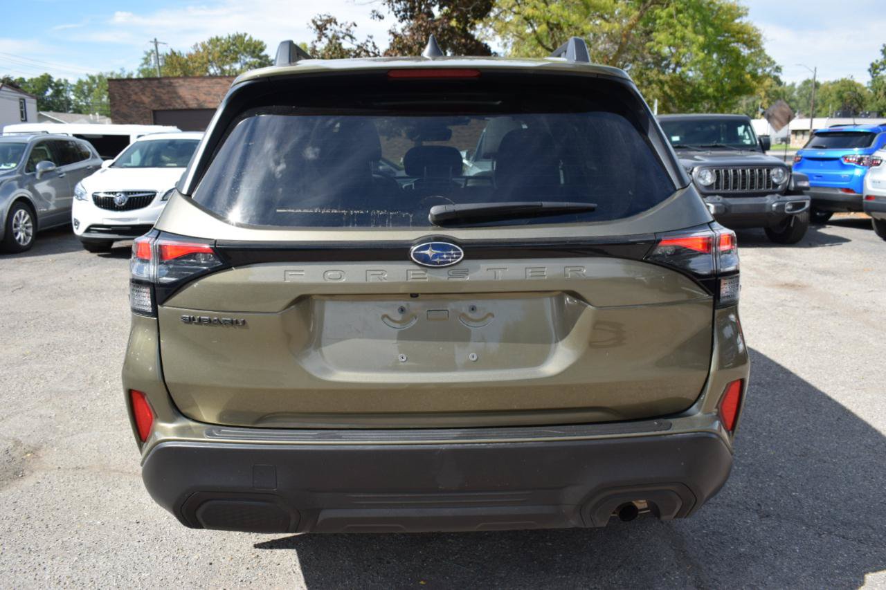 Used 2025 Subaru Forester Premium AWD/4WD image 9
