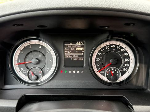 Used 2015 RAM 3500 Tradesman image 12