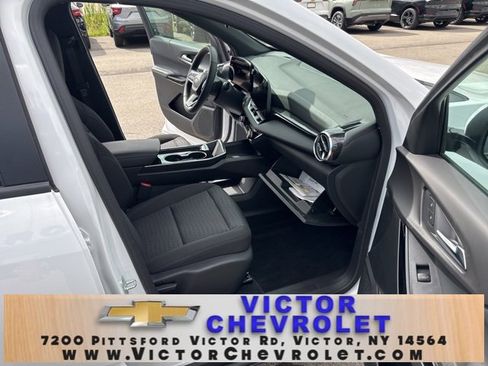 Used 2025 Chevrolet Equinox LT image 31