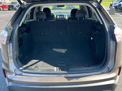 Used 2019 Ford Edge Titanium FWD image 32