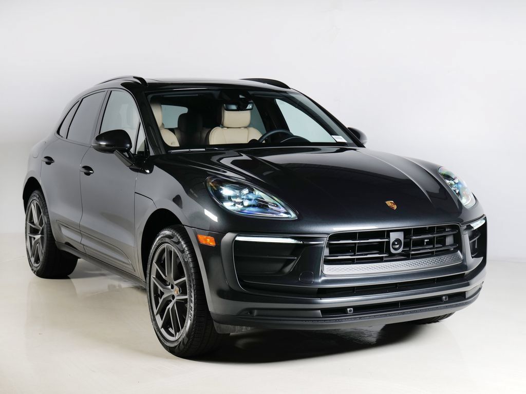 Certified 2026 Porsche Macan AWD/4WD image 7