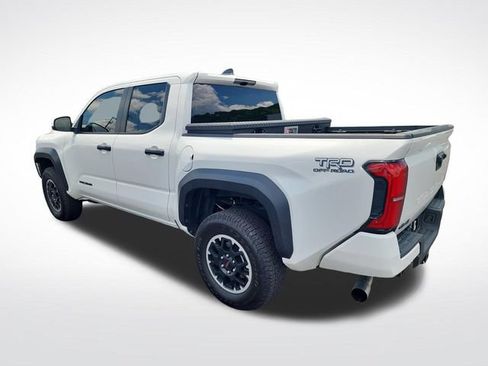 Used 2025 Toyota Tacoma TRD Off-Road AWD/4WD image 3