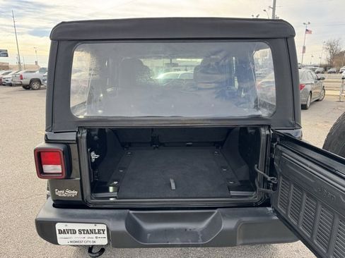 Used 2019 Jeep Wrangler Unlimited Sport image 7