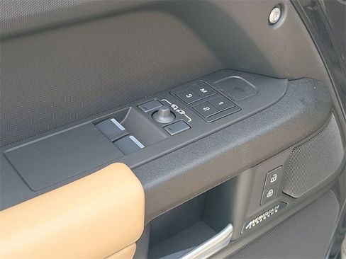 New 2025 Land Rover Defender 90 V8 image 20