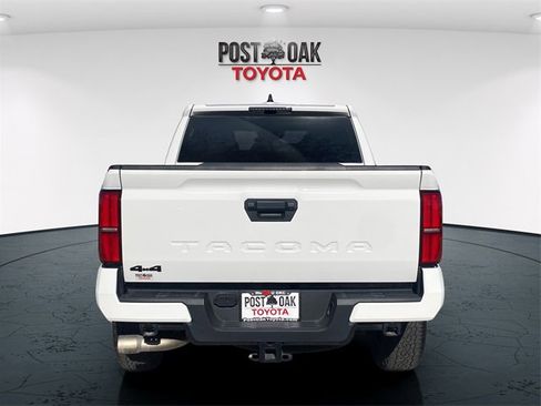 Used 2024 Toyota Tacoma TRD Off-Road image 6