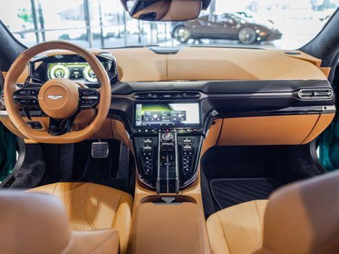 Used 2025 Aston Martin V8 Vantage Coupe RWD image 47