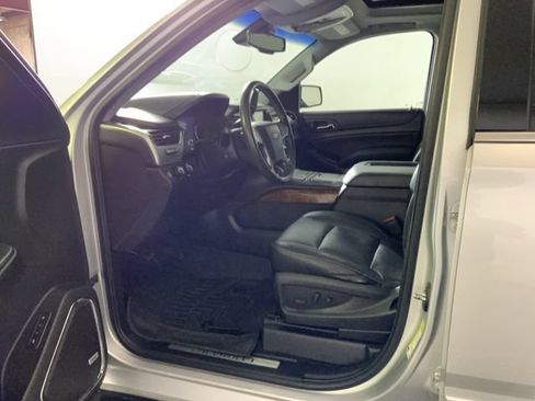Used 2017 Chevrolet Suburban Premier AWD/4WD image 15