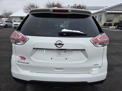 Used 2016 Nissan Rogue SV image 4