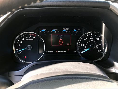 Used 2017 Ford F150 Lariat RWD image 24