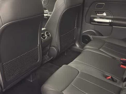 Used 2022 Mercedes-Benz GLB 250 4MATIC image 21