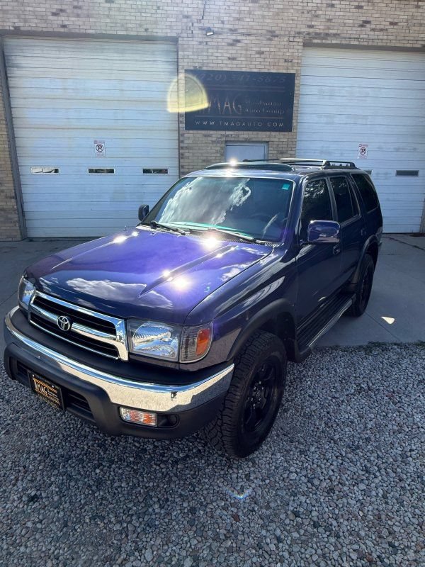 Used 1999 Toyota 4Runner SR5 AWD/4WD image 2