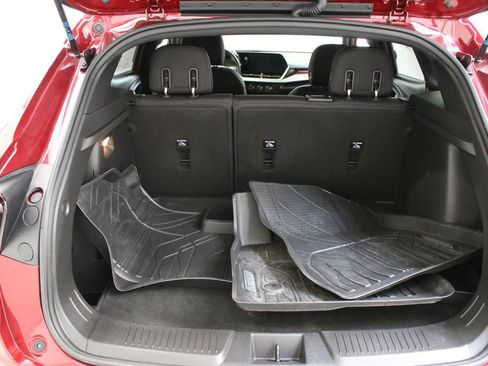 Used 2025 Chevrolet Trax RS w/ Driver Confidence Package FWD image 25