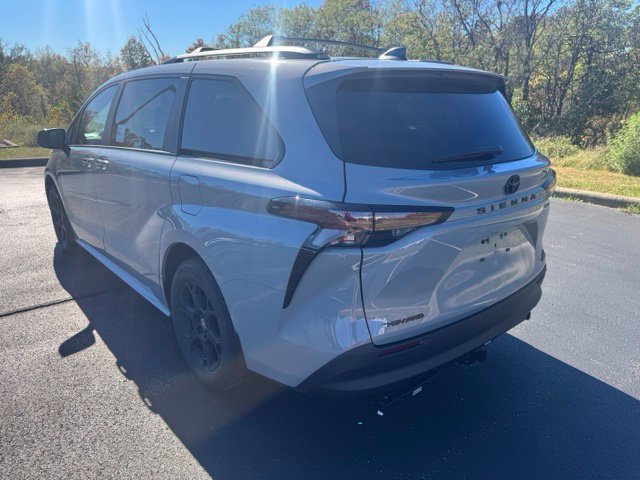 New 2026 Toyota Sienna XLE Woodland Edition AWD/4WD image 5