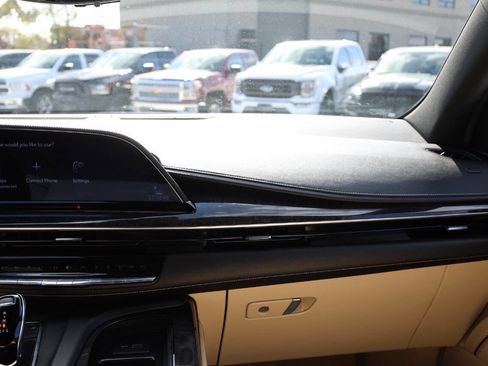 Used 2022 Cadillac Escalade ESV Premium Luxury w/ LPO, Illumination Package image 26