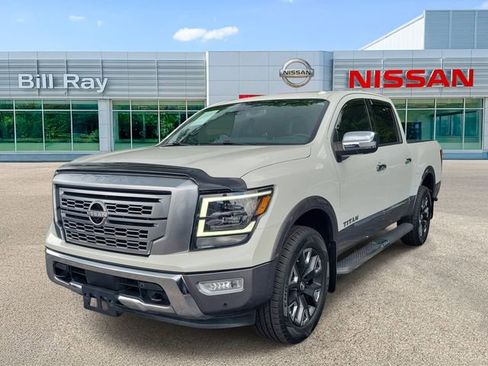 Used 2021 Nissan Titan Platinum Reserve w/ Moonroof Package AWD/4WD image 2