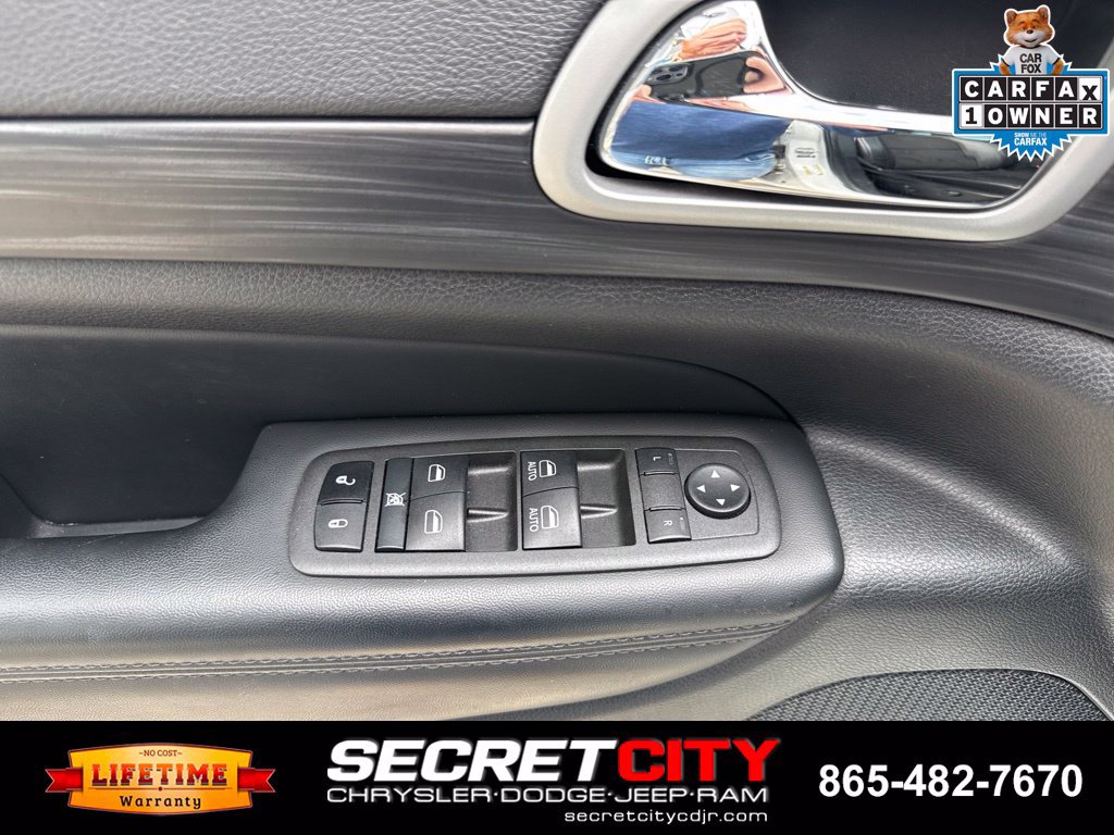Used 2022 Jeep Grand Cherokee Laredo X AWD/4WD image 29