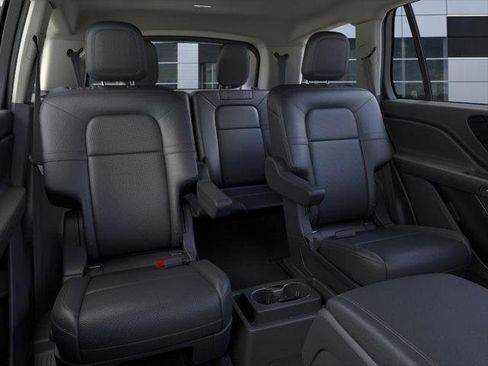 New 2026 Lincoln Aviator AWD image 11