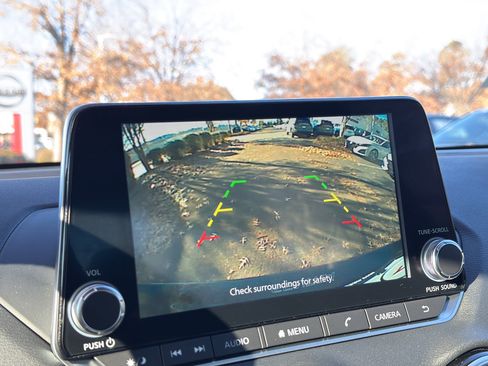 New 2025 Nissan Sentra SR image 25