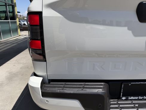 Used 2025 Nissan Frontier SV RWD image 14