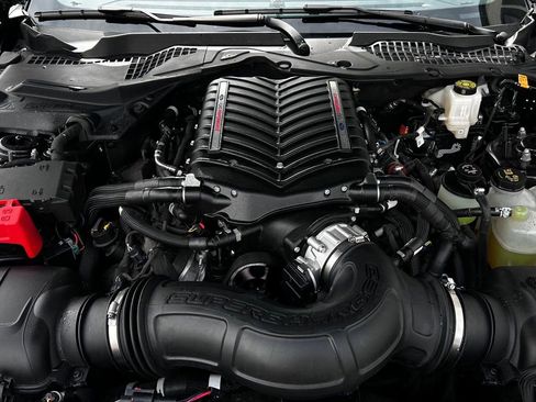 Used 2024 Ford Mustang GT Premium RWD image 9