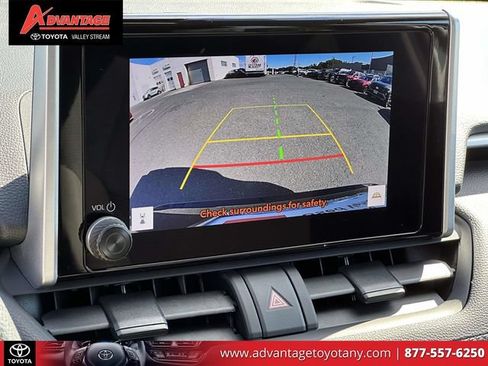 Used 2024 Toyota RAV4 LE AWD/4WD image 32