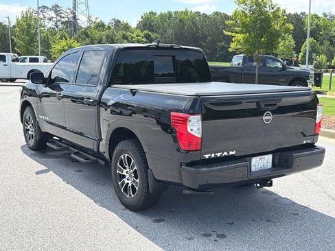 Used 2023 Nissan Titan SV w/ SV Convenience Package RWD image 5