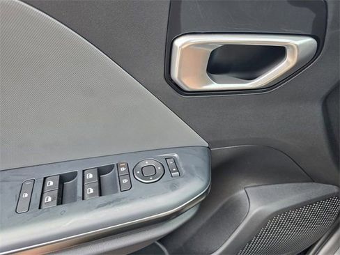 New 2025 Kia K4 LXS image 16