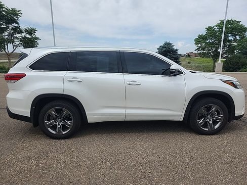 Used 2018 Toyota Highlander Limited Platinum w/ Carpet Mat Package (TMS) AWD/4WD image 5
