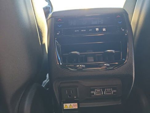 Used 2022 Jeep Grand Cherokee L Overland w/ Luxury Tech Group IV image 24